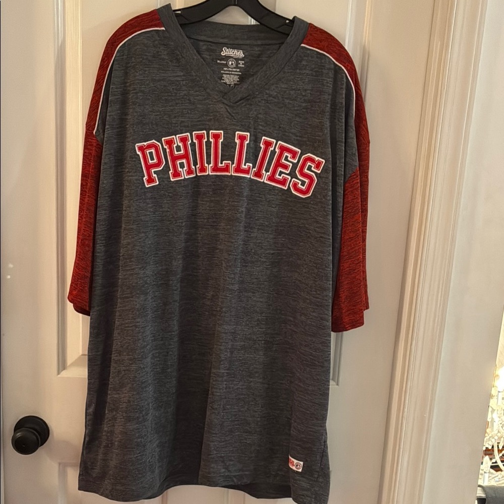 Stitches Gray and Red Phillies Short Sleeve V-neck T-shirt